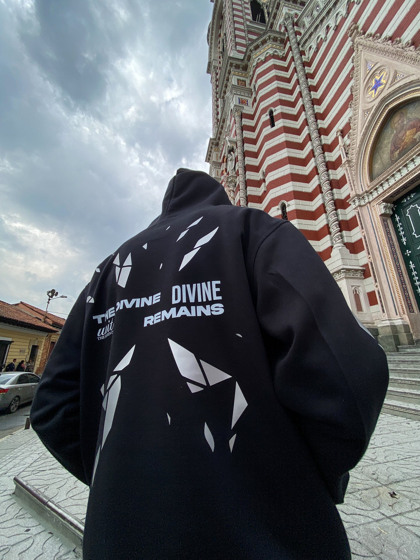 THE DIVINE UNIT